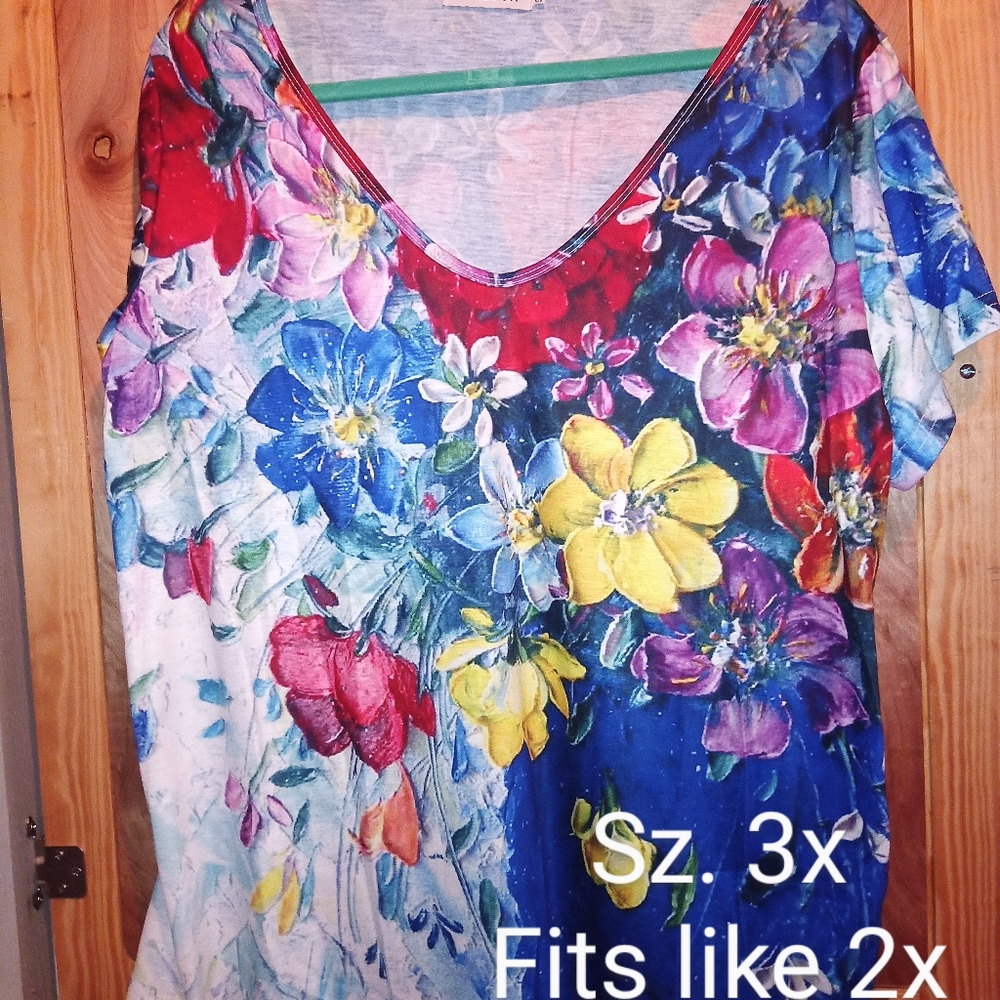 Size 3x misslook top. Multiple colors, floral. Fits like 2x.